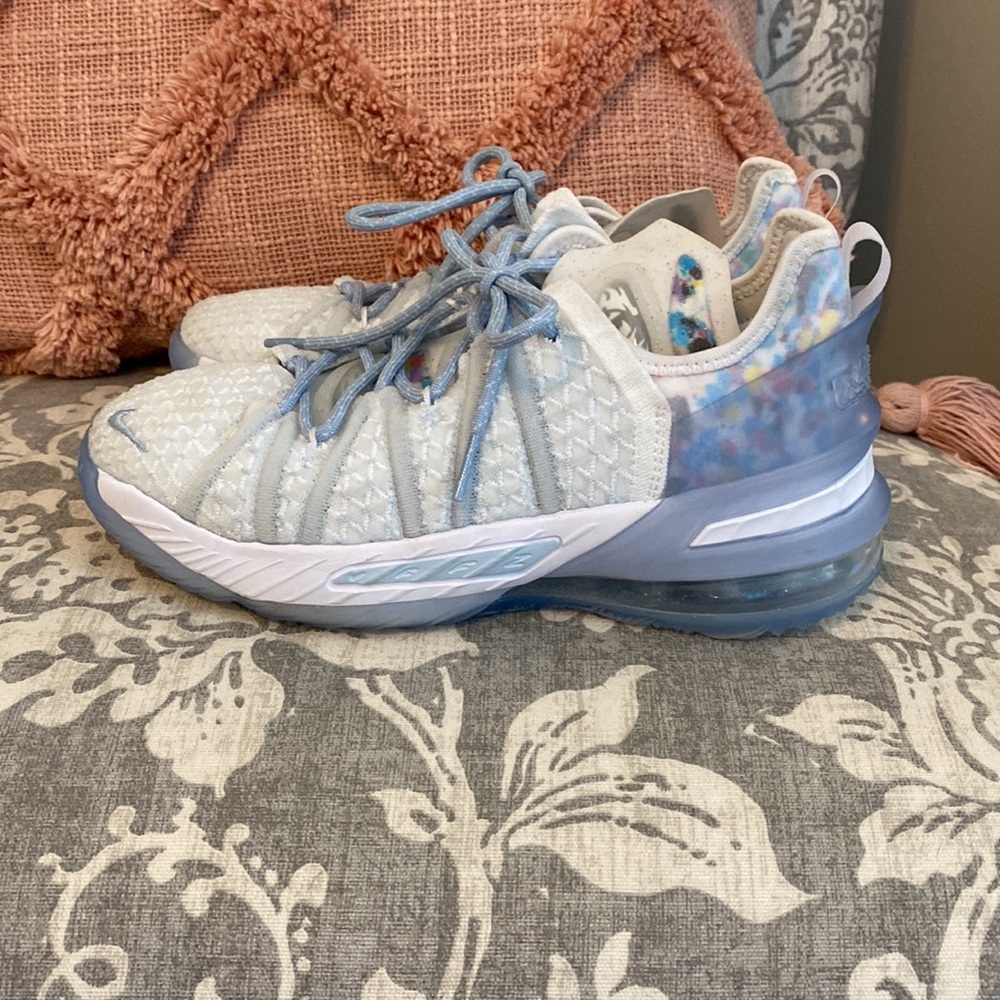 Lebron 18 space blue
